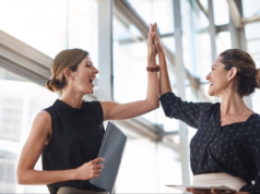 KADININ ADI YİNE VAR: SOSYAL YAŞAMDA KADININ YÜKSELEN YILDIZI